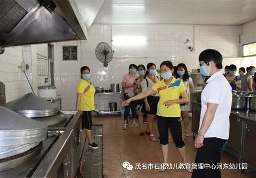 共建誠(chéng)信園所，同鑄食品安全——茂名市石化幼兒教育管理中心河?xùn)|幼兒園陽(yáng)光食堂開(kāi)放日活動(dòng)紀(jì)實(shí)